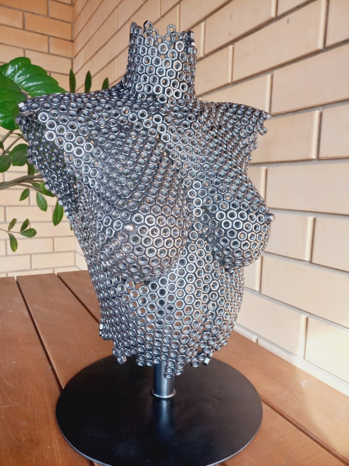 Скульптура девушки/бюст