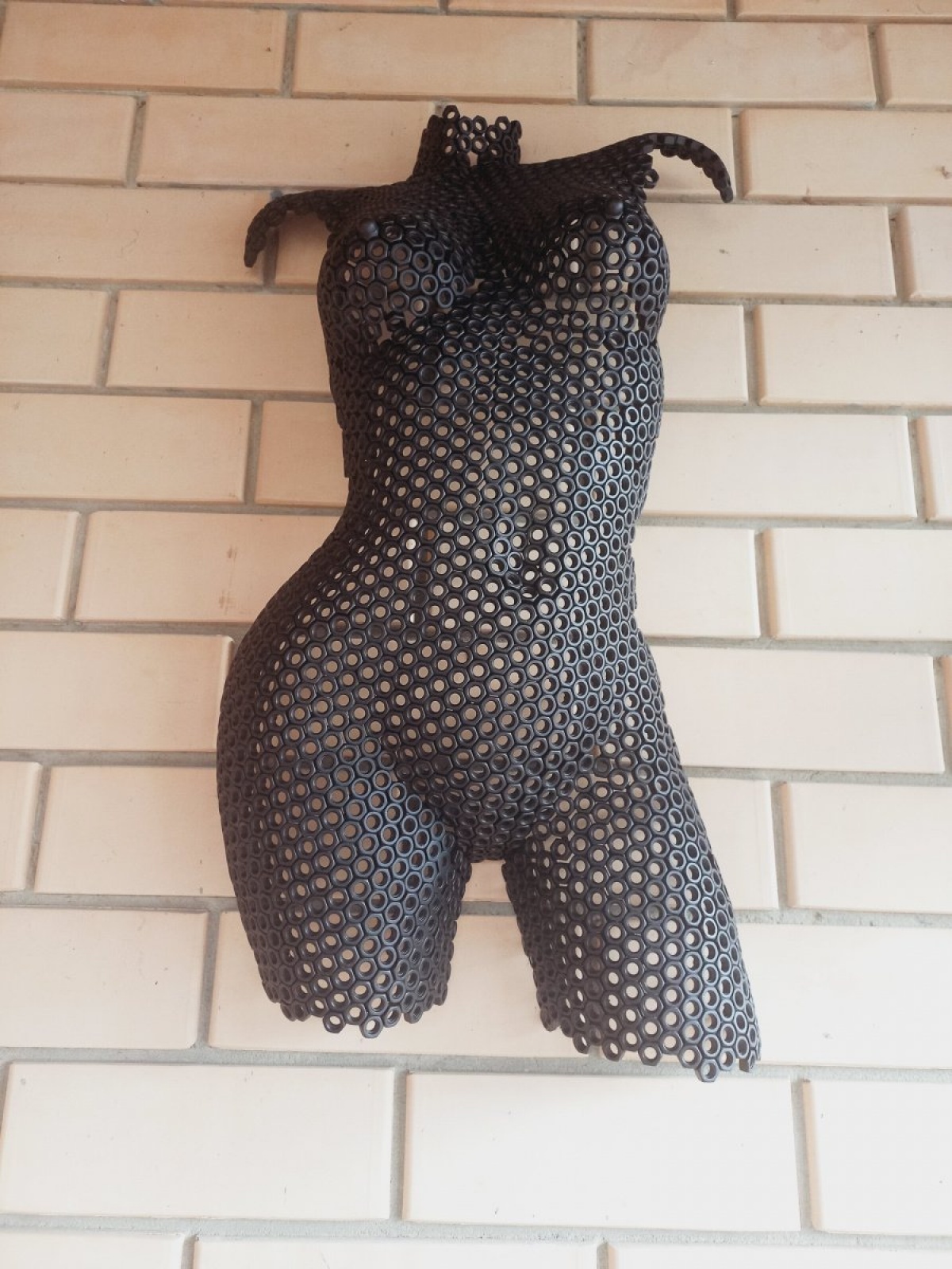 Скульптура девушки/барельеф «Grace of Steel»