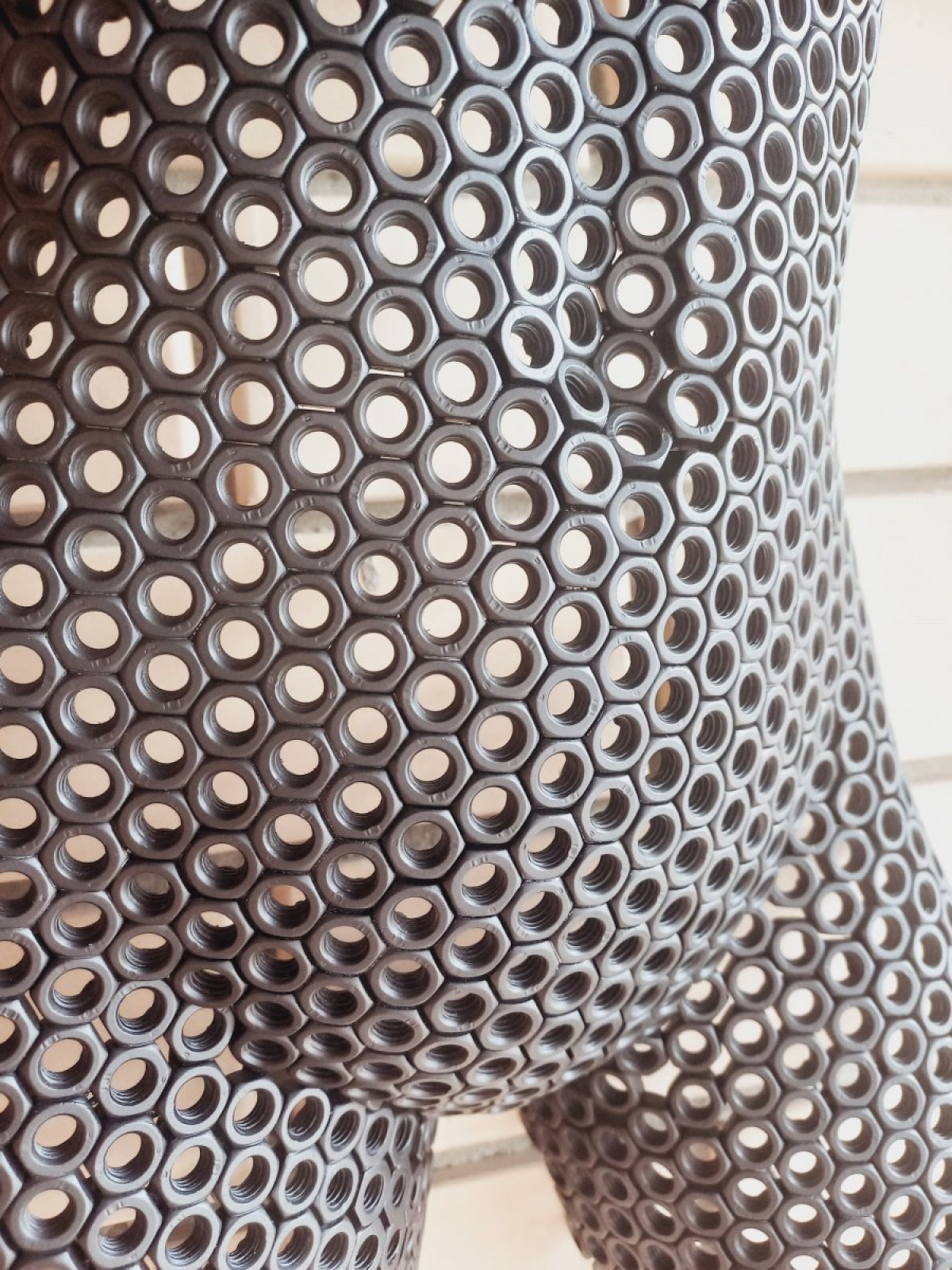 Скульптура девушки/барельеф «Grace of Steel»