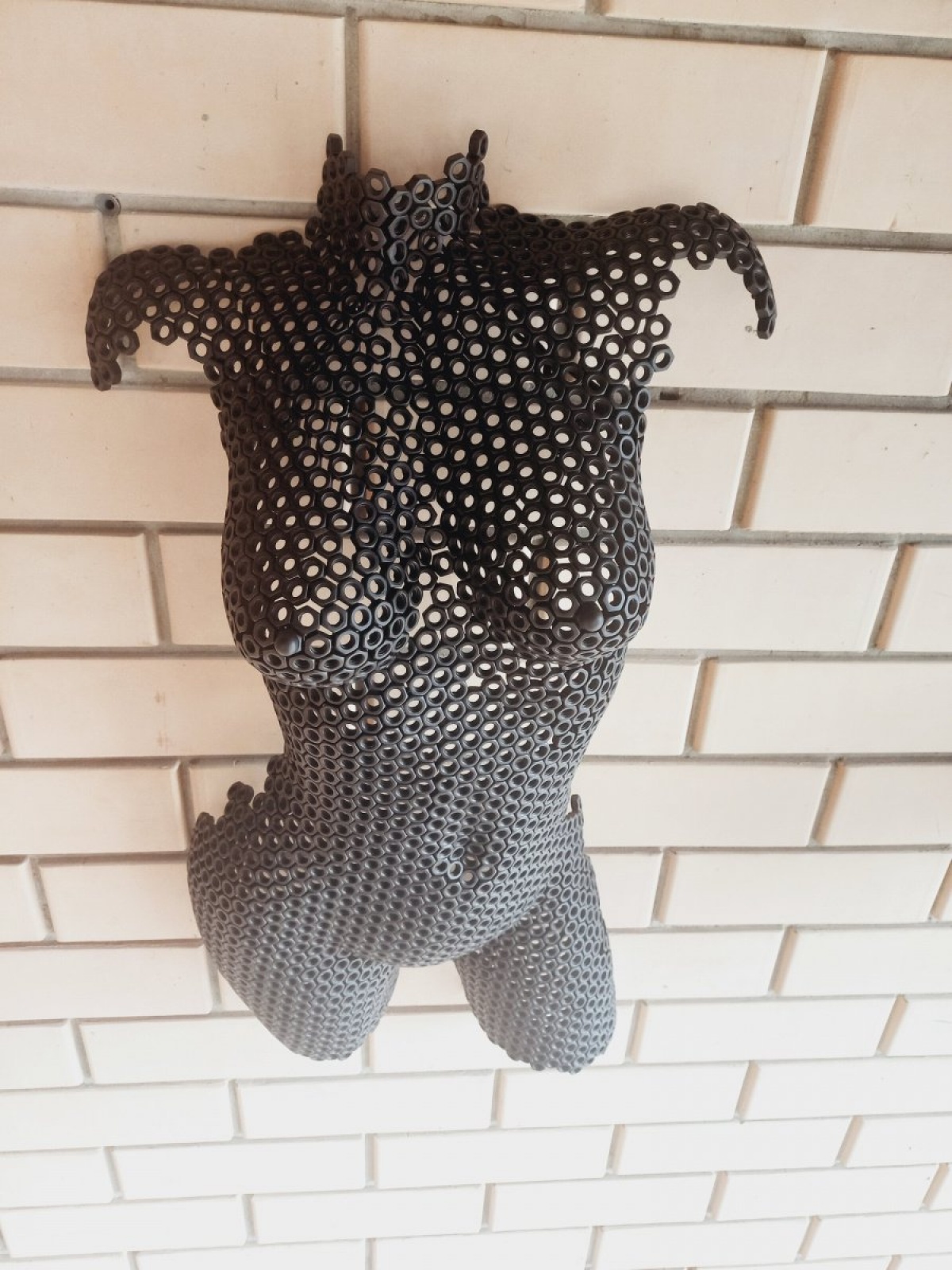 Скульптура девушки/барельеф «Grace of Steel»