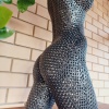 Скульптура девушки 