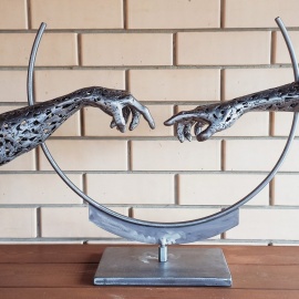 Уникальная металлическая скульптура в стиле лофт/индастриал ручной работы.

Изготовлена из провол...