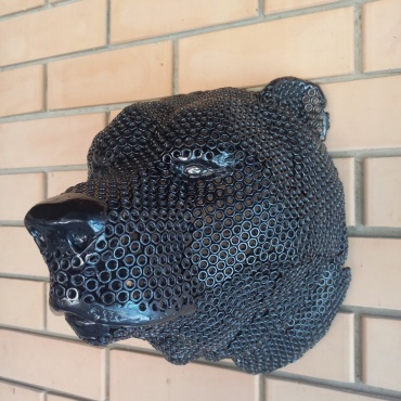 Уникальная металлическая скульптура в стиле лофт / индастриал ручной работы!

Изготовлена из гаек М6.

Прочный металл...