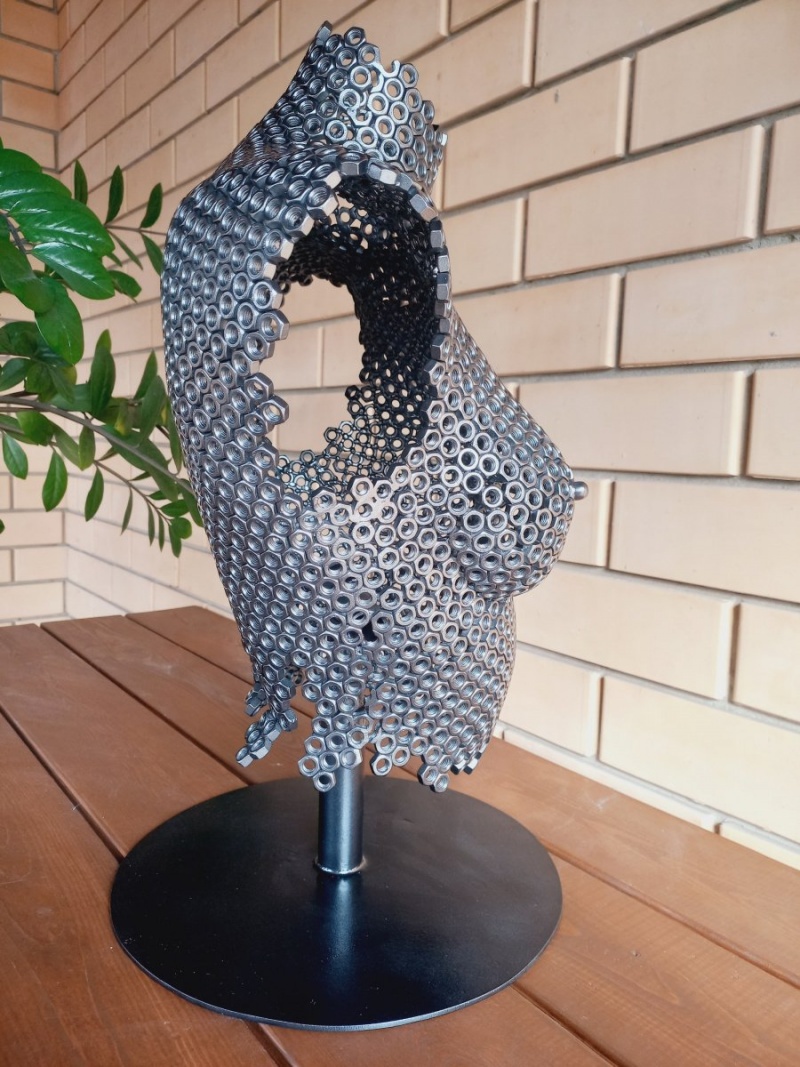 Скульптура девушки/бюст