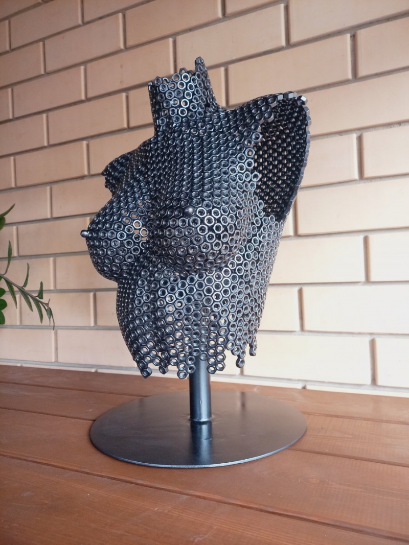 Скульптура девушки/бюст