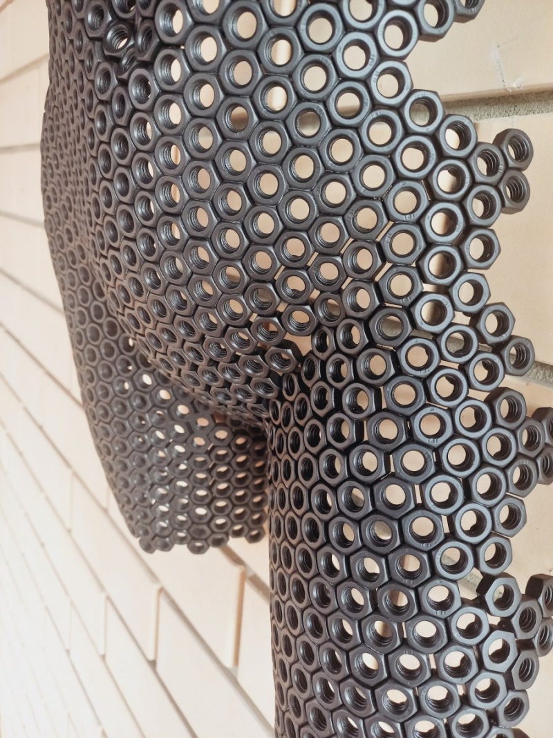 Скульптура девушки/барельеф «Grace of Steel»